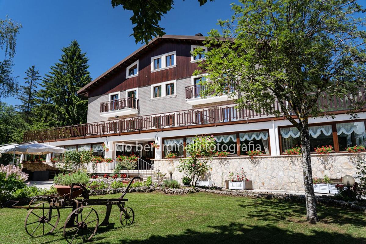Hotel Edelweiss Pescasseroli Exterior photo