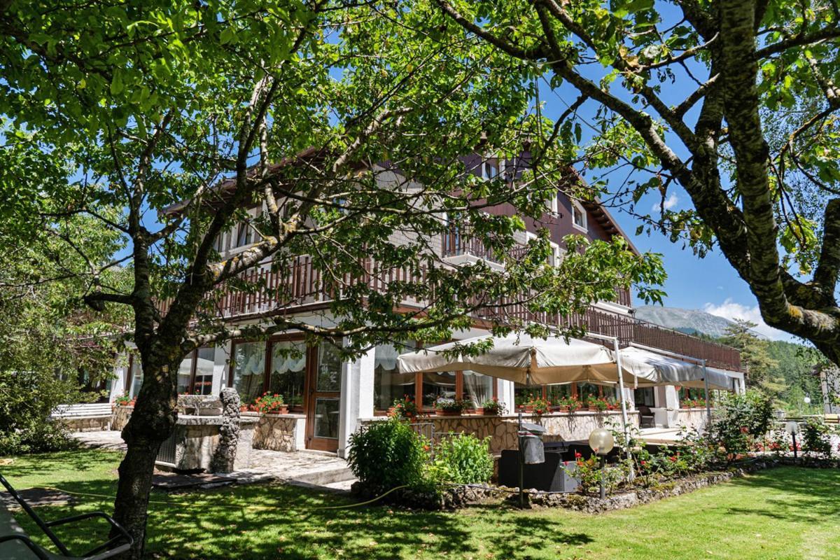 Hotel Edelweiss Pescasseroli Exterior photo